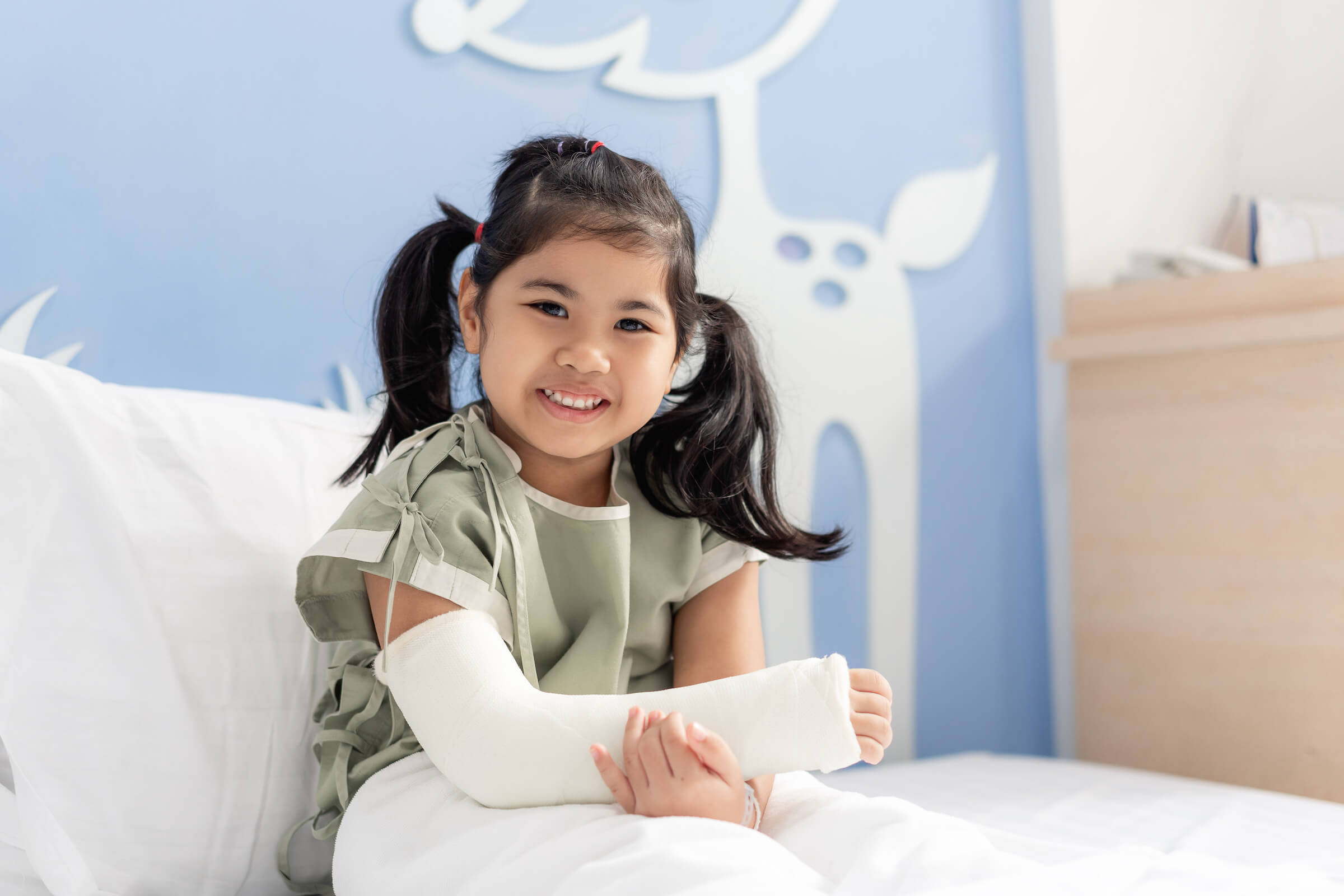patient wearing cast
