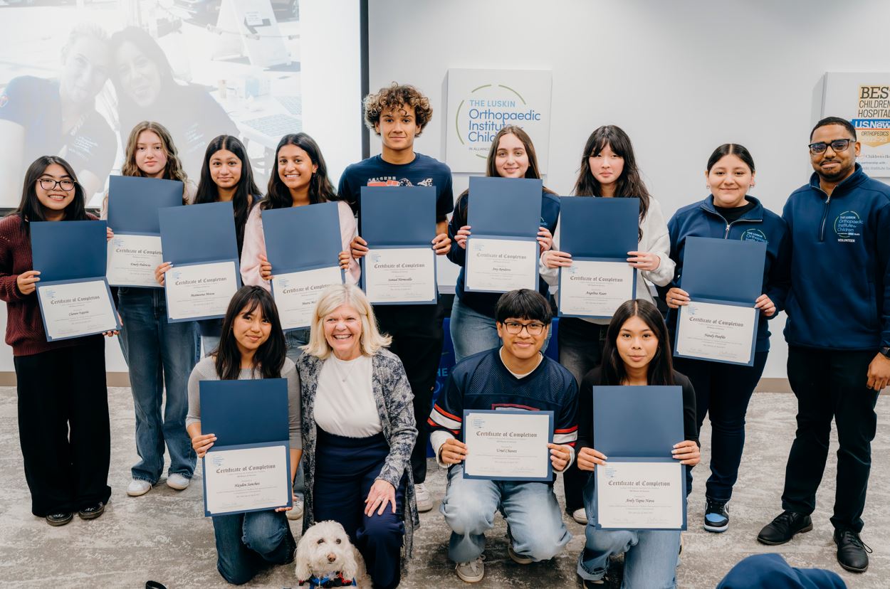 LuskinOIC Honors Volunteers for Outstanding Service and Dedication